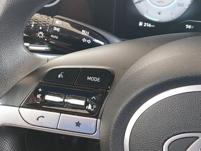 2024 Hyundai Elantra — photo 15 view
