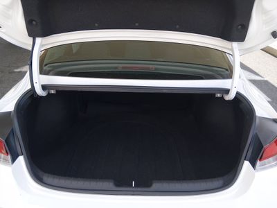 2024 Hyundai Elantra — photo 11 view