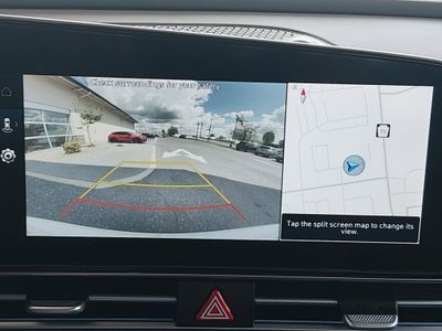 2024 Hyundai Elantra — photo 17 view
