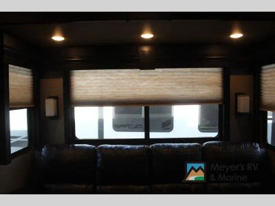2017 Dutchmen RV Voltage - Photo 46