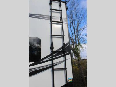 2017 Dutchmen RV Voltage - Photo 17