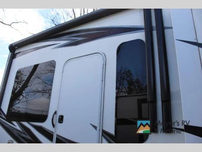 2017 Dutchmen RV Voltage - Photo 12