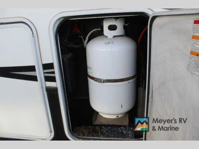2017 Dutchmen RV Voltage - Photo 8