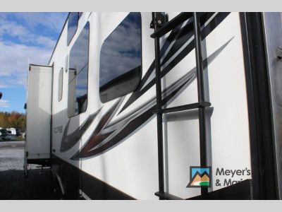 2017 Dutchmen RV Voltage - Photo 4