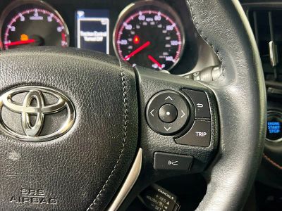 2018 Toyota RAV4 — photo 17 view