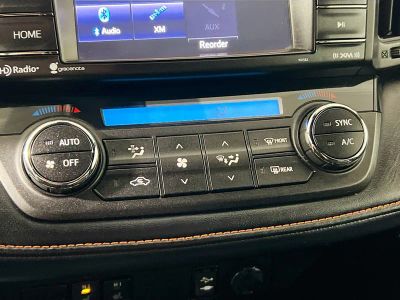 2018 Toyota RAV4 — photo 23 view