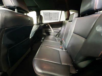 2018 Toyota RAV4 — photo 25 view