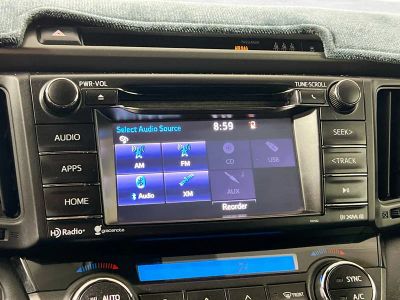 2018 Toyota RAV4 — photo 24 view