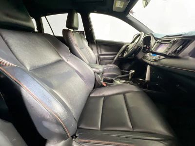 2018 Toyota RAV4 — photo 27 view