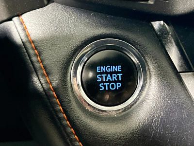 2018 Toyota RAV4 — photo 20 view
