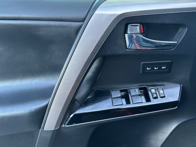 2026 2018 Toyota RAV4 - Photo 12