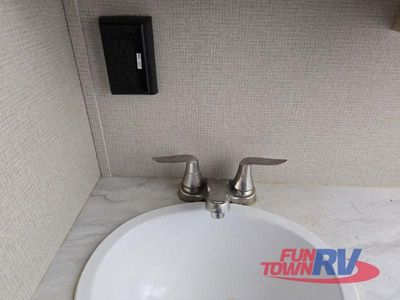 2019 Prime Time RV Sanibel - Photo 32