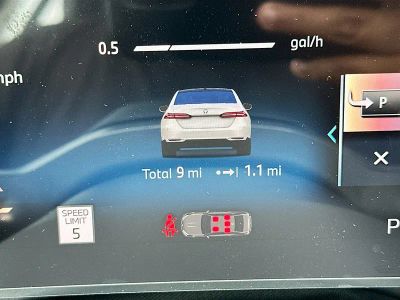 2026 BMW 5 Series — photo 9 view