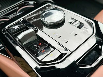 2026 BMW 5 Series — photo 14 view