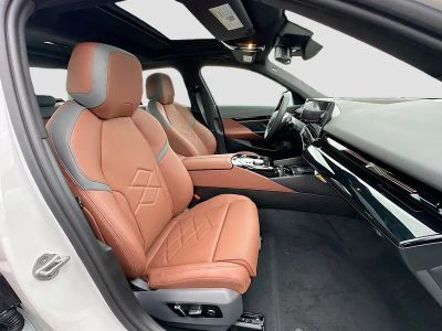 2026 BMW 5 Series — photo 23 view