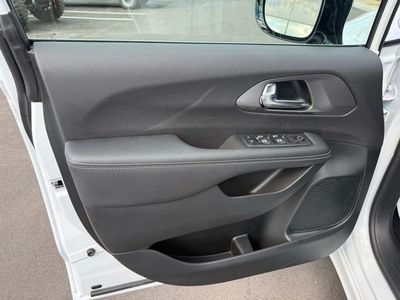 2026 Chrysler Voyager - Photo 13