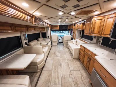2022 Newmar MOUNTAIN AIR — interior view