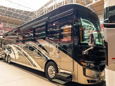 2022 Newmar MOUNTAIN AIR — front three-quarter view