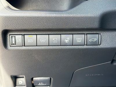 2025 Toyota RAV4 - Photo 34