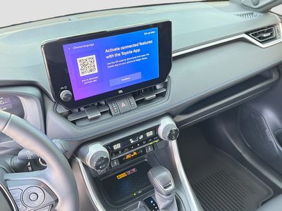2025 Toyota RAV4 - Photo 27