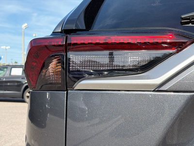 2025 Toyota RAV4 - Photo 10