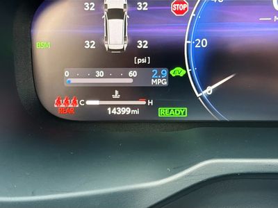 2025 Toyota RAV4 - Photo 40
