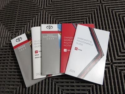 2024 Toyota RAV4 - Photo 17