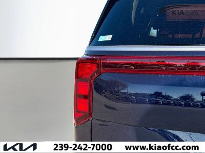 2026 Kia Carnival — photo 9 view