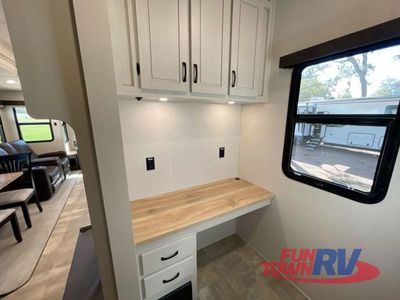 2025 Coachmen RV Brookstone - Photo 34