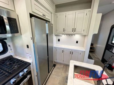 2025 Coachmen RV Brookstone - Photo 18