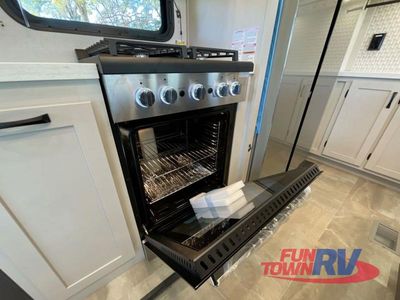 2025 Coachmen RV Brookstone - Photo 16