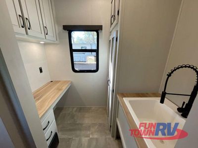 2025 Coachmen RV Brookstone - Photo 32