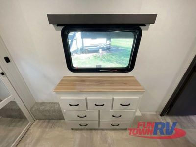 2025 Coachmen RV Brookstone - Photo 42