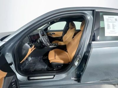 2024 BMW 3 Series — photo 10 view