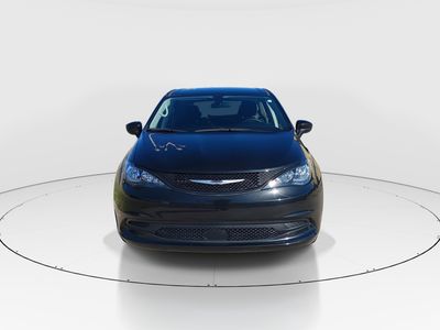 2022 Chrysler Voyager - Photo 2