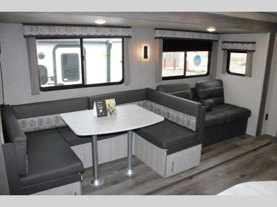 2018 Winnebago Journey - Photo 9
