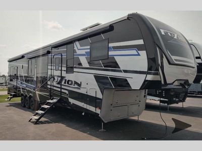 2025 Keystone RV Fuzion - Photo 2