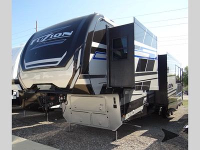 2025 Keystone RV Fuzion - Photo 4