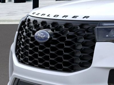 2026 Ford Explorer — photo 17 view