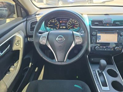 2015 Nissan Altima — photo 10 view