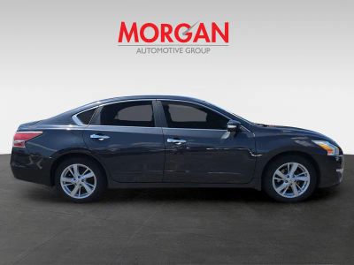 2015 Nissan Altima — rear three-quarter view
