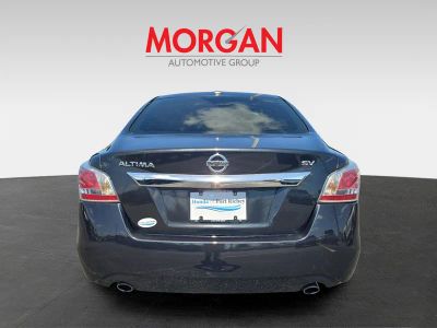 2015 Nissan Altima — detail view