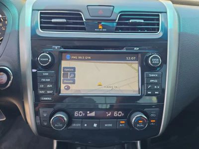 2015 Nissan Altima — photo 17 view