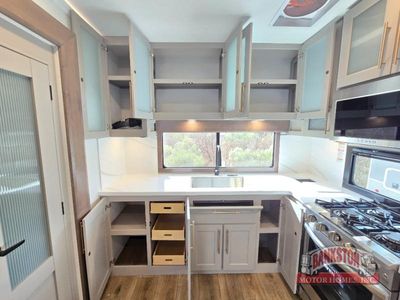 2026 Paradigm 312RK - Photo 10