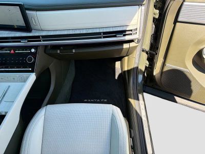 2025 Hyundai Santa Fe — photo 18 view