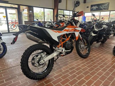 2026 KTM 690 Enduro R — interior view
