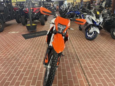 2026 KTM 690 Enduro R — photo 8 view