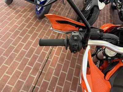 2026 KTM 690 Enduro R — photo 14 view
