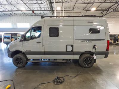 2027 Winnebago REVEL SPORT — photo 17 view
