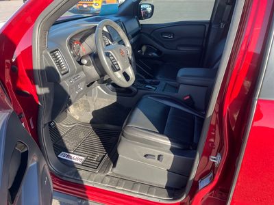 2022 Nissan Frontier — photo 7 view